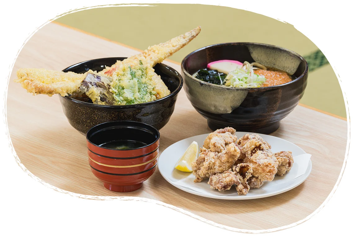 山菜うどんや定食などの食事メニュー